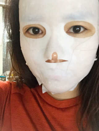 23years old 코쿤 윌로우 실키 마스크 — 5점을 준 리뷰어가 2018년 5월 올린 사용 사진