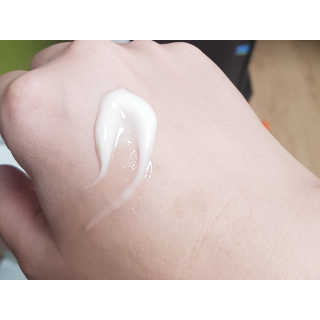 [후르디아] 감귤 광채 미백 크림 — 5점을 준 리뷰어가 2019년 10월 올린 사용 사진