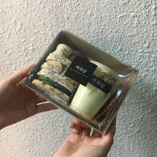 백록담디저트작업실 백록담디저트 2인 구성 set — 5점을 준 리뷰어가 2018년 8월 올린 사용 사진
