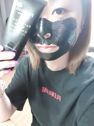 퓨어힐스 포어 클리어 블랙 챠콜 필오프 팩 — 4점을 준 리뷰어가 2019년 3월 올린 사용 사진