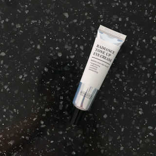 보나쥬르 래디언스 톤업 아이크림 30ml — 4점을 준 리뷰어가 2018년 8월 올린 사용 사진