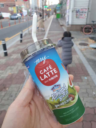 마이카페라떼 말차 아몬드브리즈 7개입 — 5점을 준 리뷰어가 2019년 11월 올린 사용 사진