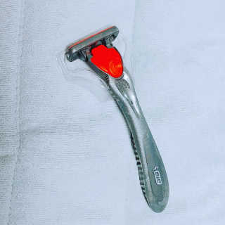 레이지 소사이어티 [레이지소사이어티] Simple BIC 3중날 면도기 — 5점을 준 리뷰어가 2018년 5월 올린 사용 사진
