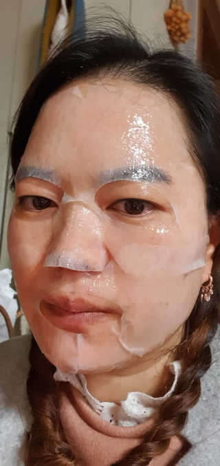 쥬시줄리 체리블라썸 젤리겔 마스크 — 5점을 준 리뷰어가 2020년 3월 올린 사용 사진