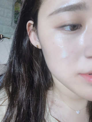 아이소이 불가리안 로즈 인텐시브 리프팅 세럼 20ml 탄력세럼 — 5점을 준 리뷰어가 2018년 5월 올린 사용 사진