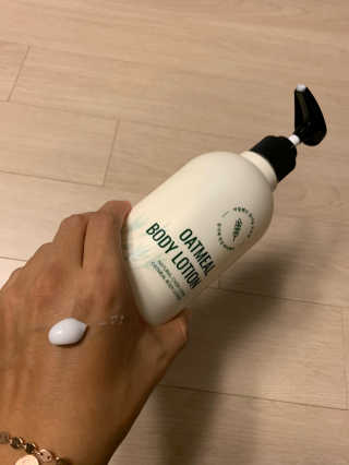 (주)에네스티 내추럴 촉촉  오트밀 바디로션 500ml — 3점을 준 리뷰어가 2019년 10월 올린 사용 사진