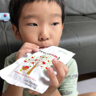 착즙하는 남자 햇살담은 명품 사과즙10포 배도라지즙 10포 — 5점을 준 리뷰어가 2018년 9월 올린 사용 사진