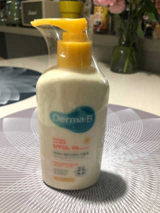 더마비 에브리데이 선블록 SPF50+ PA++++ — 4점을 준 리뷰어가 2019년 4월 올린 사용 사진
