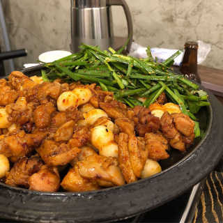 고향원조숯불닭갈비 [고향산천원조숯불닭갈비] 뼈없는 숯불닭갈비 2인세트 — 4.67점을 준 리뷰어가 2018년 9월 올린 사용 사진