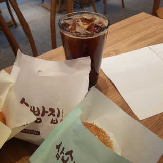 삼송빵집 부천점 [삼송빵집 부천역사점]삼송빵집 특별세트 — 4점을 준 리뷰어가 2019년 10월 올린 사용 사진