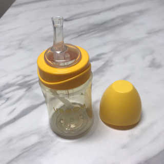 유비맘 PPSU 젖병 노꼭지_200ml_컬러 랜덤 발송 — 3점을 준 리뷰어가 2019년 12월 올린 사용 사진