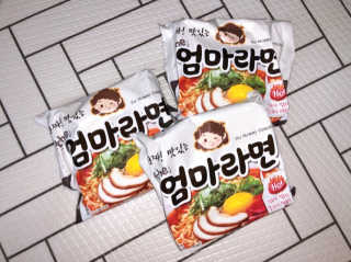 라면 그대로가 제일 맛있는 더엄마라면 — 5점을 준 리뷰어가 2019년 9월 올린 사용 사진