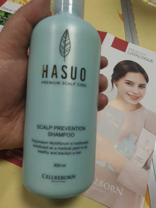 셀리본 하수오 내츄럴 프리벤션 탈모관리 샴푸 300ml — 5점을 준 리뷰어가 2019년 11월 올린 사용 사진