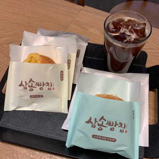 삼송빵집 부천점 [삼송빵집 부천역사점]삼송빵집 특별세트 — 4.5점을 준 리뷰어가 2019년 7월 올린 사용 사진