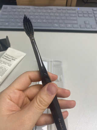 the naked object 디블랙팩치약 디블랙칫솔 세트 — 3점을 준 리뷰어가 2020년 1월 올린 사용 사진