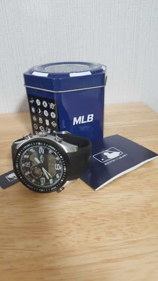 [MLB WATCH n LEISURE]뉴욕양키즈 손목시계 NY 301-11 — 5점을 준 리뷰어가 2019년 9월 올린 사용 사진