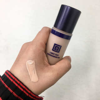 데일리톡스톡스 데일리톡스 듀이 스킨 이펙트 멀티 유즈 컨실러 비비 — 3.33점을 준 리뷰어가 2018년 3월 올린 사용 사진