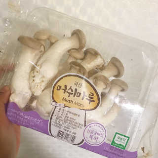 뜰아채유통 제주돼지김치볶음덮밥소스와머쉬마루버섯 — 2점을 준 리뷰어가 2018년 11월 올린 사용 사진