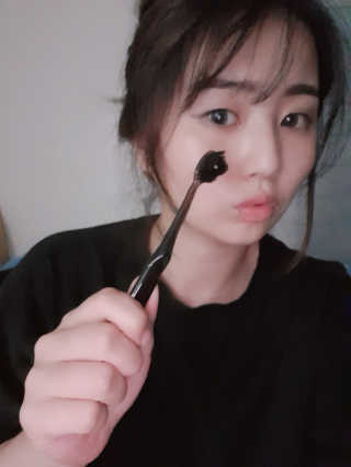 the naked object 디블랙팩치약 디블랙칫솔 세트 — 5점을 준 리뷰어가 2019년 6월 올린 사용 사진
