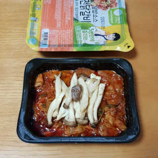 뜰아채유통 춘천닭갈비덮밥소스와 머쉬마루 버섯 — 5점을 준 리뷰어가 2018년 12월 올린 사용 사진