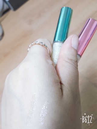 [블랙루즈] 펄블리 아이 글리터 2종 — 4.5점을 준 리뷰어가 2019년 1월 올린 사용 사진