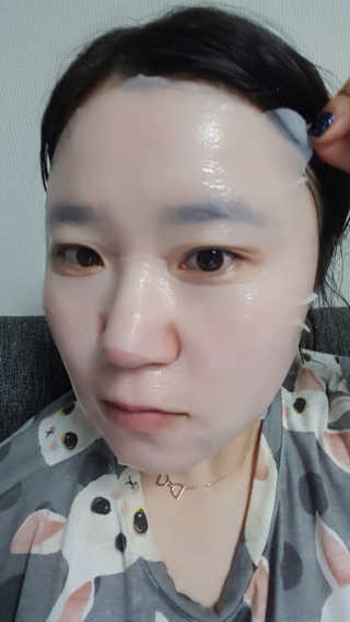 23years old 하이알톡스 쁘띠마스크(5장) — 4점을 준 리뷰어가 2017년 5월 올린 사용 사진