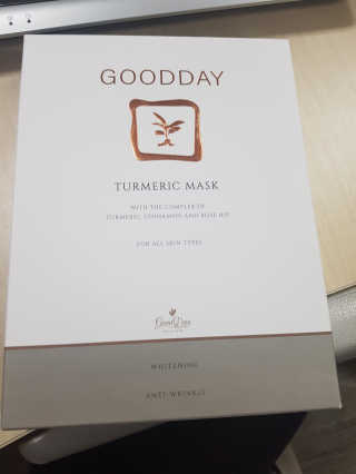 GoodDay Skincare GoodDay 강황 마스크 — 5점을 준 리뷰어가 2020년 2월 올린 사용 사진