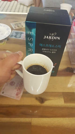 (주)쟈뎅 쟈뎅 에스프레소 스틱 아메리카노 블랙 — 4.67점을 준 리뷰어가 2018년 10월 올린 사용 사진