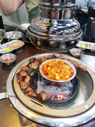 [두툼갈비] 두툼갈비 2인분 + 매콤치즈버섯 set — 5점을 준 리뷰어가 2018년 9월 올린 사용 사진