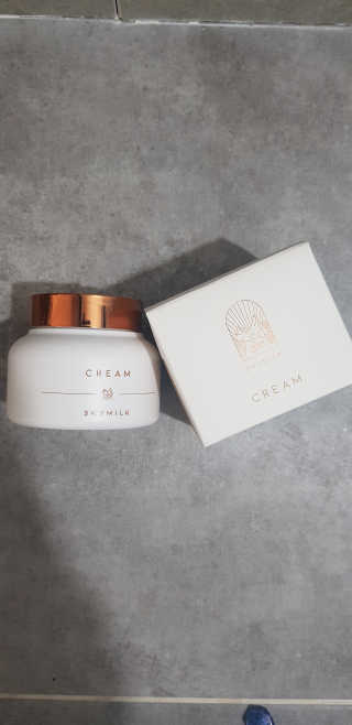 스카이밀크 SKYMILK 당나귀밀크 크림 — 5점을 준 리뷰어가 2019년 12월 올린 사용 사진