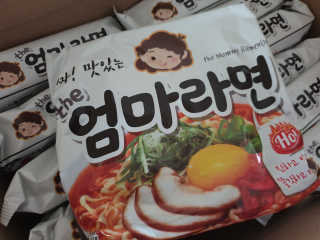 라면 그대로가 제일 맛있는 더엄마라면 — 5점을 준 리뷰어가 2019년 7월 올린 사용 사진