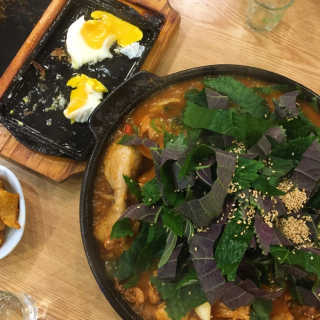[대성이네_신촌] 깻잎큰닭찜 한마리+사리 中 택2 set — 5점을 준 리뷰어가 2019년 2월 올린 사용 사진