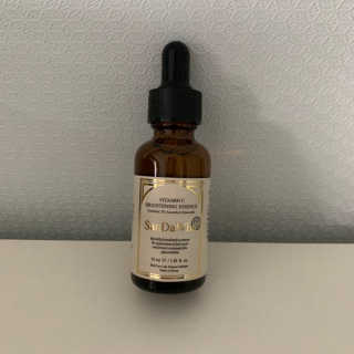 [스킨큐어] 산다화 비타민C 화이트닝 에센스 30ml — 5점을 준 리뷰어가 2019년 6월 올린 사용 사진