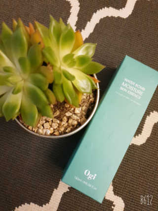 오지아이 워터 밤 모이스처 스킨 에센스 180ml — 5점을 준 리뷰어가 2020년 1월 올린 사용 사진