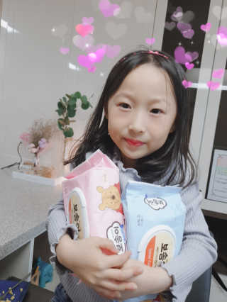 보솜이 아기물티슈 베이비케어 푸에디션 캡 74매 10입 — 5점을 준 리뷰어가 2019년 4월 올린 사용 사진