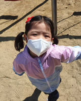 인디고뱅크키즈 메쉬 배색 점퍼 — 5점을 준 리뷰어가 2020년 3월 올린 사용 사진