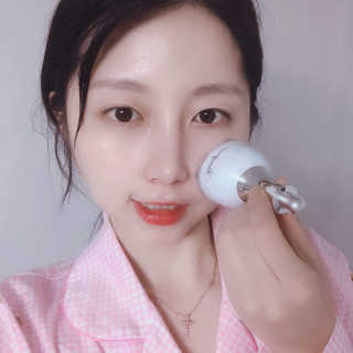 [더마퀸]쿨링스틱 페이스앤아이 — 3.5점을 준 리뷰어가 2019년 5월 올린 사용 사진
