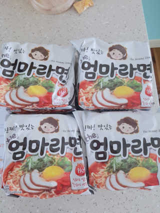 라면 그대로가 제일 맛있는 더엄마라면 — 5점을 준 리뷰어가 2019년 7월 올린 사용 사진