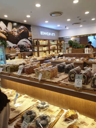 [보네르아띠 관악점] 내맘대로 빵 + 아메리카노 2잔 — 5점을 준 리뷰어가 2018년 10월 올린 사용 사진