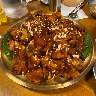 [동네맛집족발] 4개 족발 중 택1 — 4점을 준 리뷰어가 2020년 2월 올린 사용 사진