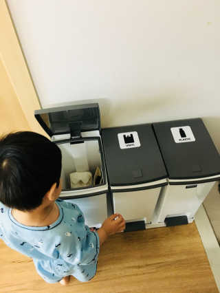 창신리빙 [FRANCO 페달형 분리수거함]똑똑한 수납 인테리어 — 4.67점을 준 리뷰어가 2018년 6월 올린 사용 사진
