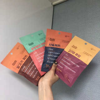 푸디웜 주식회사 [푸디웜] 강아지 저알러지 수제간식 4종세트 — 5점을 준 리뷰어가 2018년 12월 올린 사용 사진