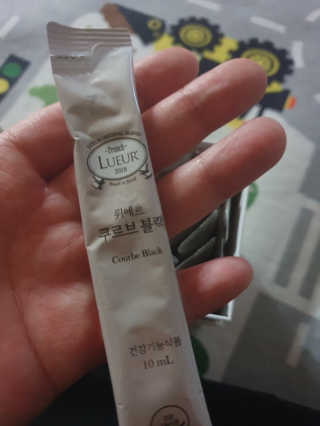 [하우투잇] 뤼에르 쿠르브 블랙 10ml x 30포 총 300ml — 5점을 준 리뷰어가 2020년 3월 올린 사용 사진