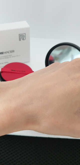 리하셀 아우라 쿠션 팩트 21호,23호 SPF50+ PA++++ — 4점을 준 리뷰어가 2019년 10월 올린 사용 사진