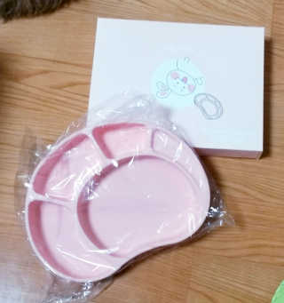 유비맘 캐릭터 실리콘 흡착 식판_색상 랜덤발송 — 4점을 준 리뷰어가 2020년 3월 올린 사용 사진