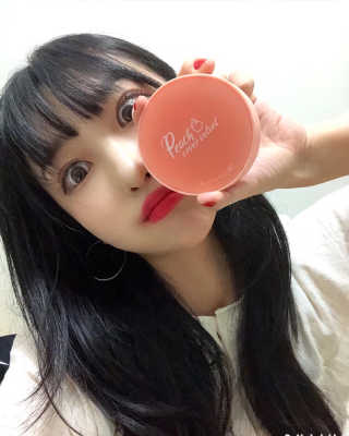 [블랙루즈] 피치 커버 벨벳 쿠션 2종 중 택1 — 5점을 준 리뷰어가 2019년 10월 올린 사용 사진