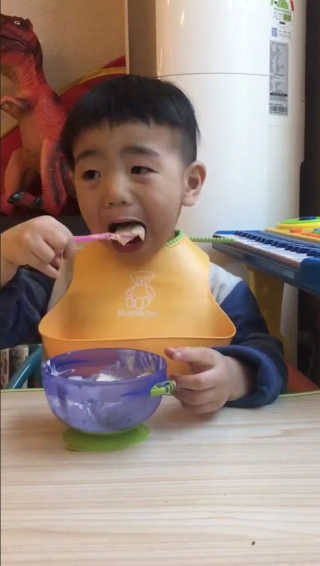 zott 크레마벨라 크레마벨라 바닐라2개 + 베이크드애플2개 — 5점을 준 리뷰어가 2017년 4월 올린 사용 사진