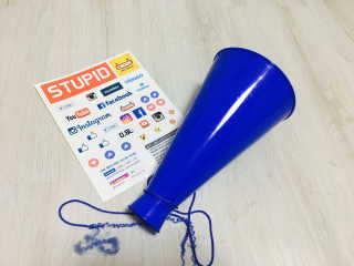 스투피드 (STUPID) 응원깃발(소) 2개 + 응원 메가폰 — 3점을 준 리뷰어가 2017년 4월 올린 사용 사진