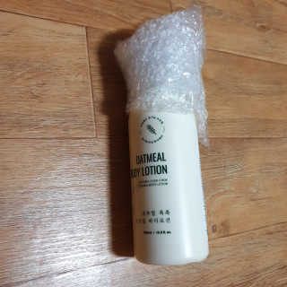 (주)에네스티 내추럴 촉촉  오트밀 바디로션 500ml — 4.5점을 준 리뷰어가 2019년 8월 올린 사용 사진