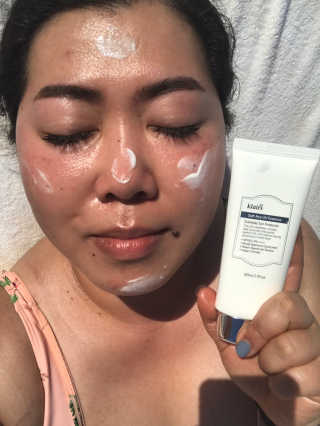 소프트 에어리 UV 에센스 SPF 50 PA ++++ — 5점을 준 리뷰어가 2019년 4월 올린 사용 사진